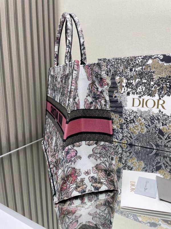 DIOR - Image 5