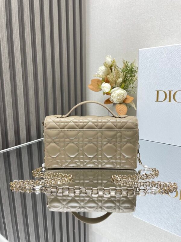 DIOR - Image 6