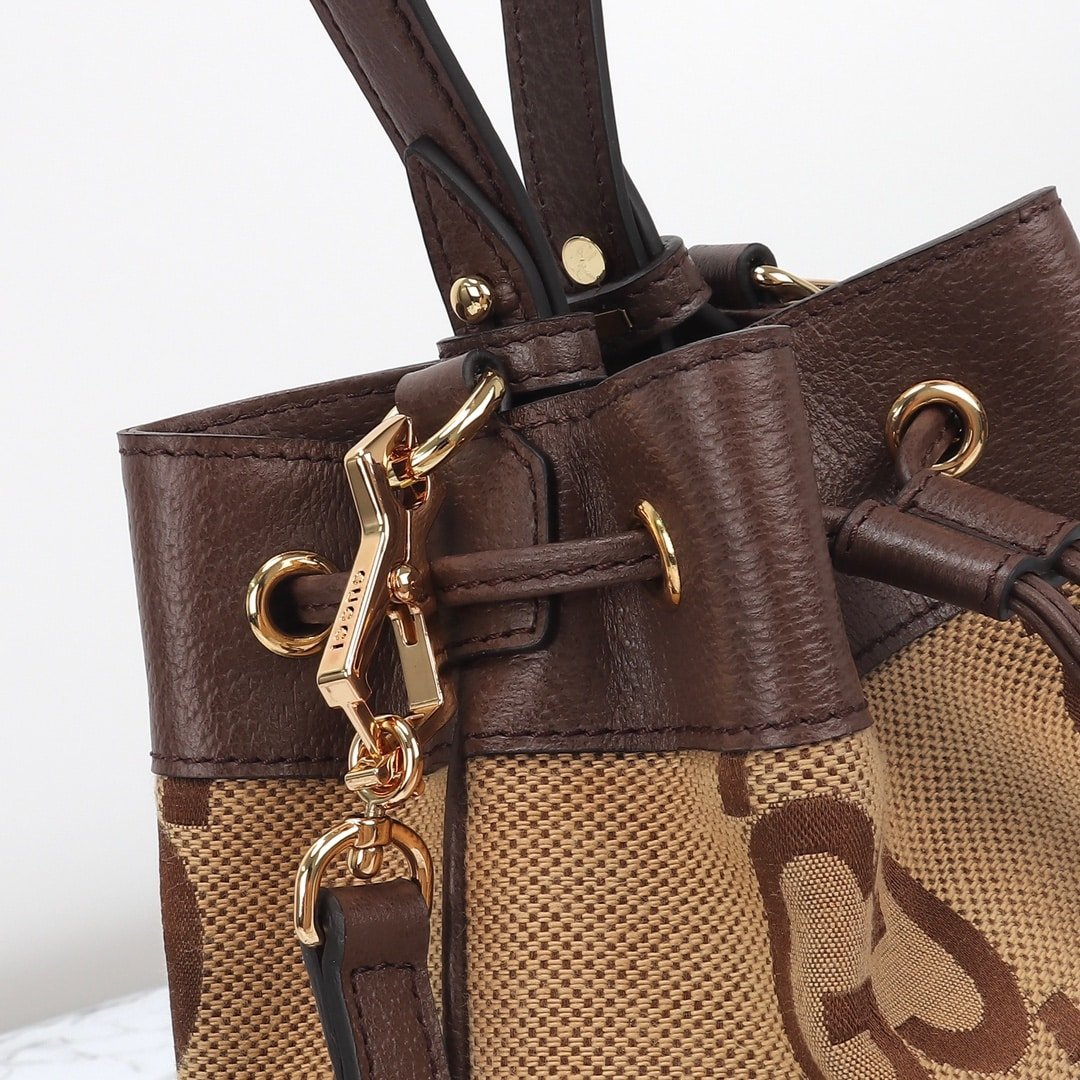 GUCCI 550621 - Image 6