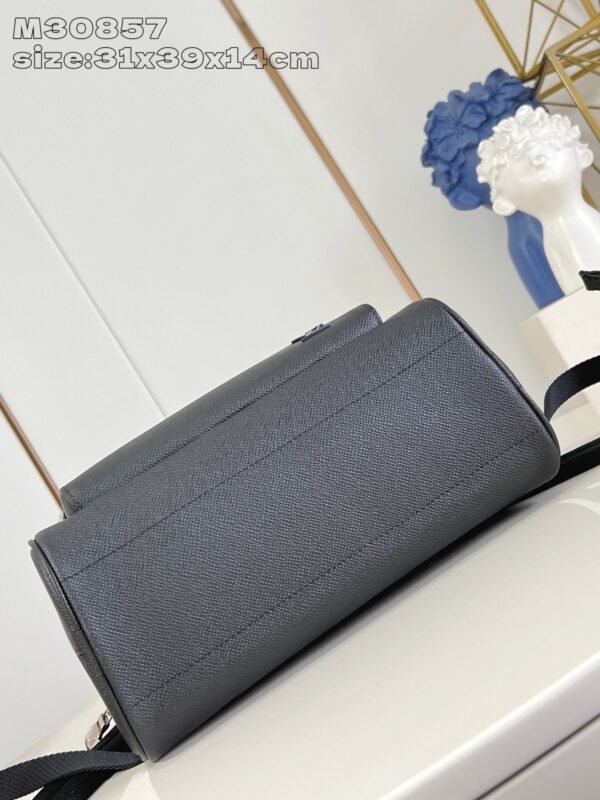 LV  M30857 - Image 4