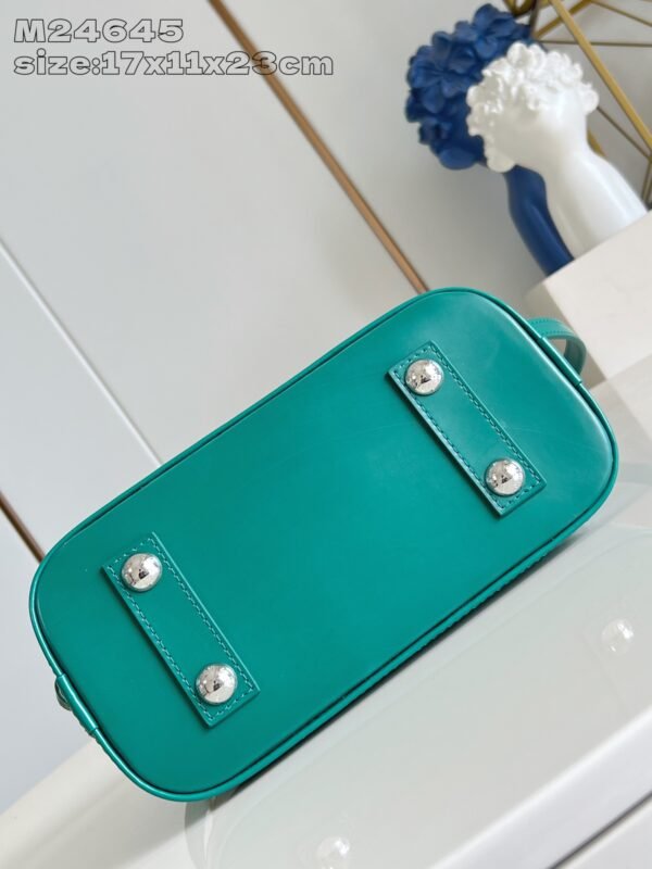 LV  M24625 - Image 6