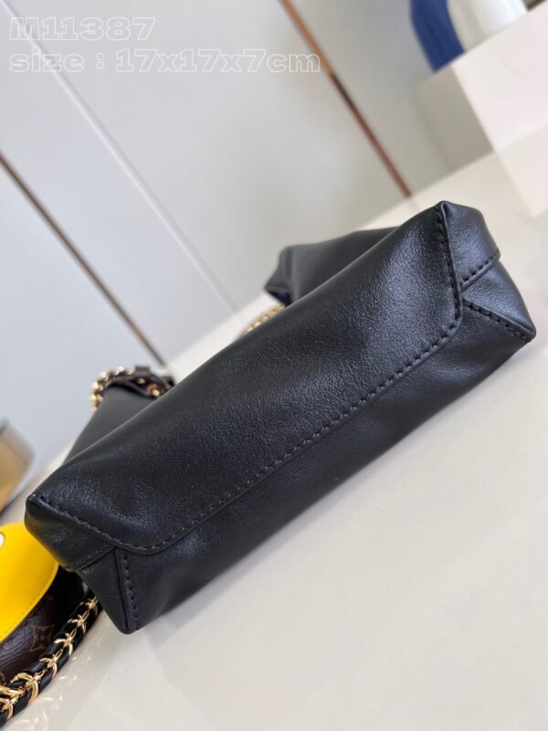 LV  M11387 - Image 6
