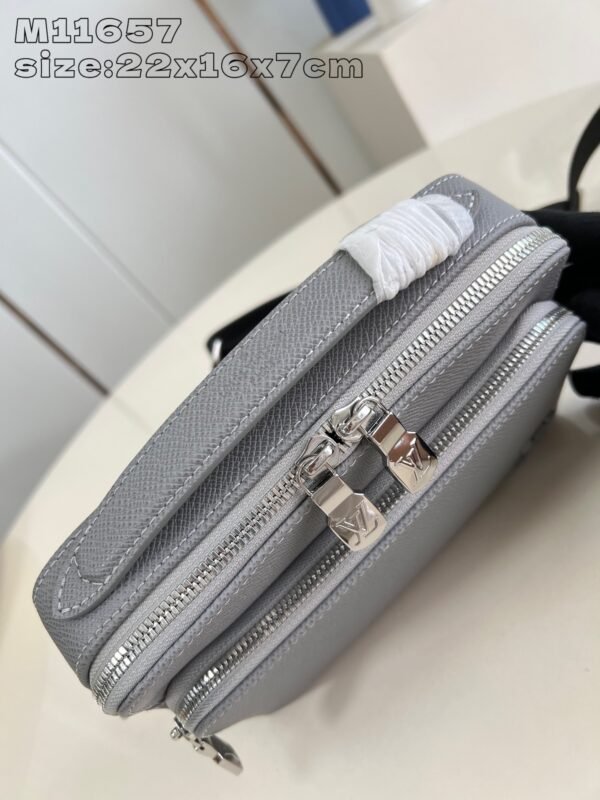 LV  M11657 - Image 7