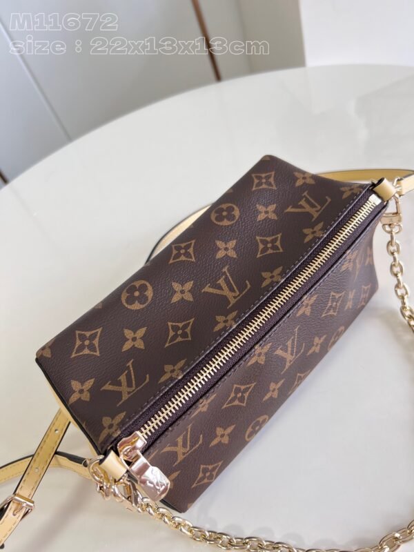 LV  M11672 - Image 7