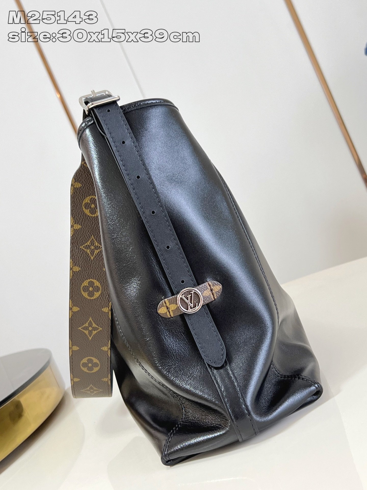 LV M25143 - Image 7
