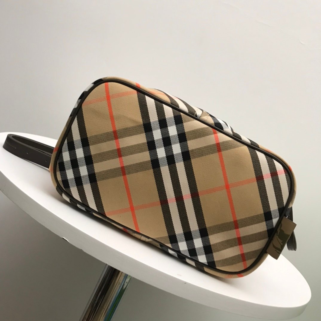 Burberry Bag - Image 7