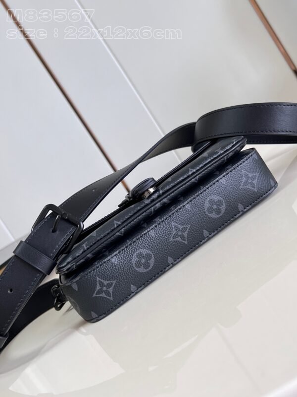 LV M83567 - Image 7