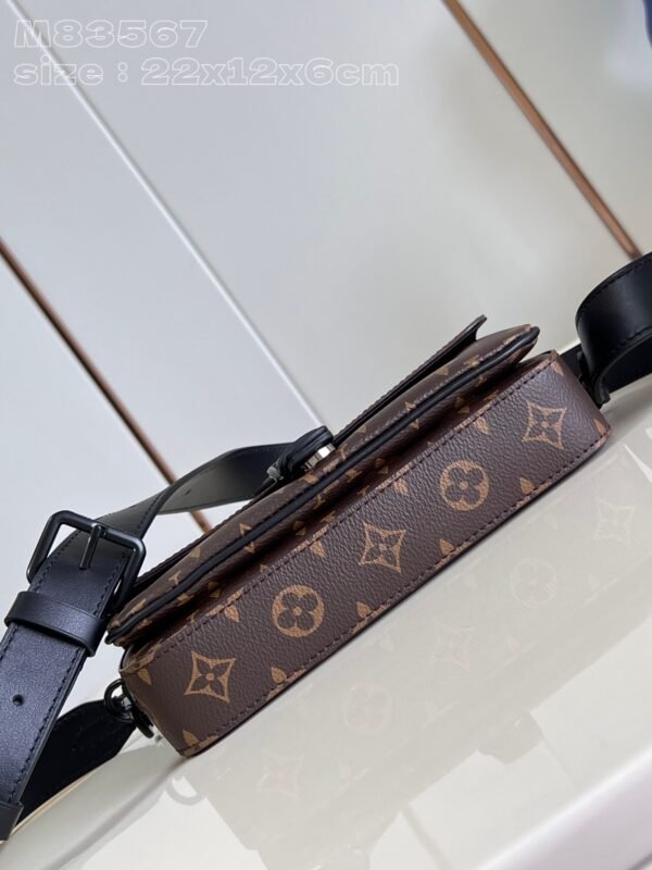 LV M83567 - Image 7