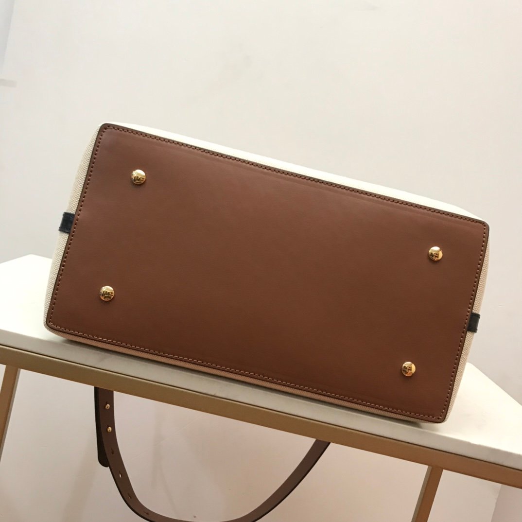 Burberry Bag - Image 7