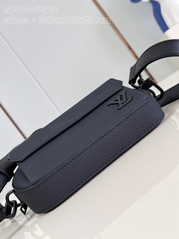 LV M83563 - Image 7