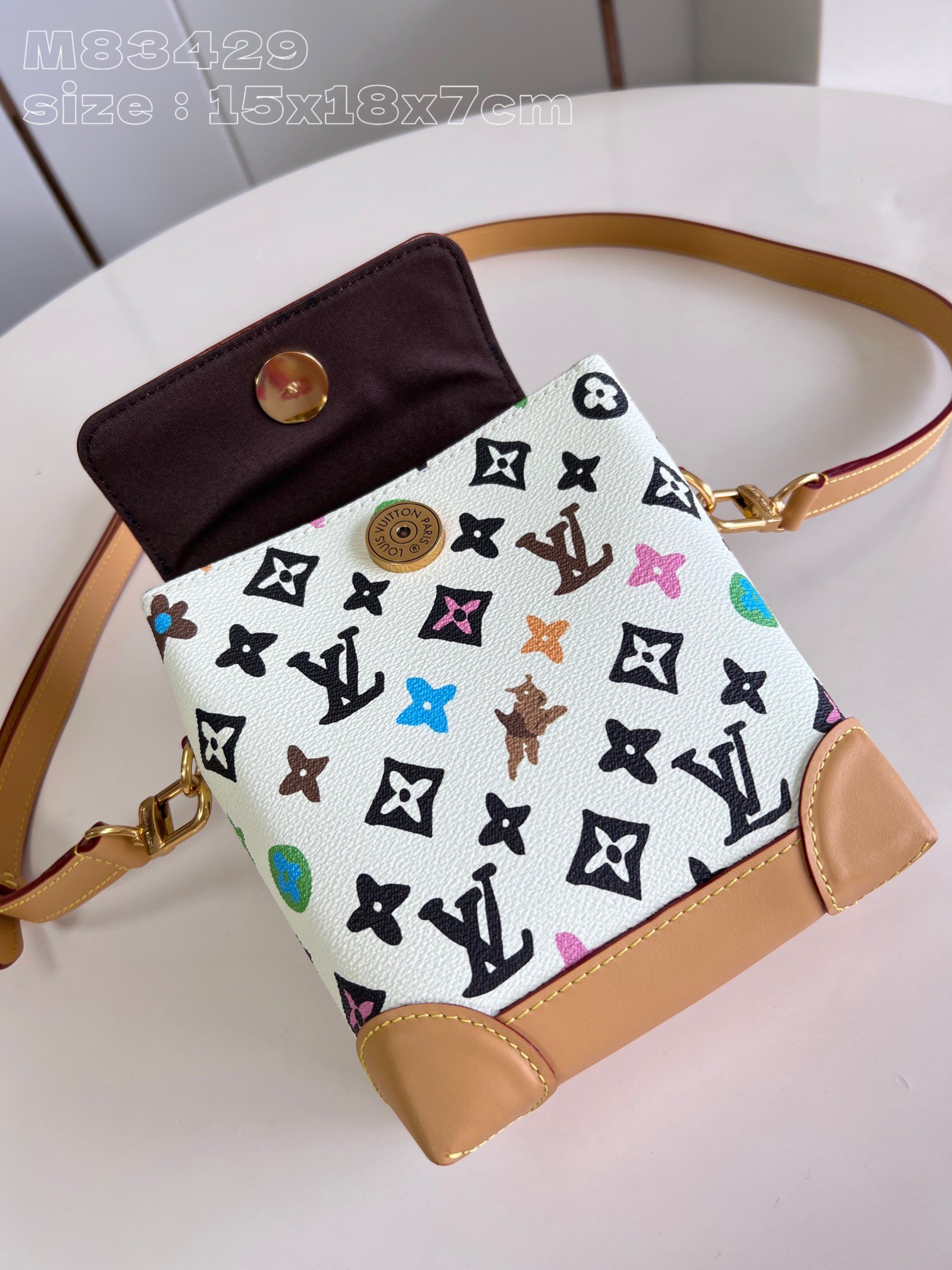LV M83429 - Image 7