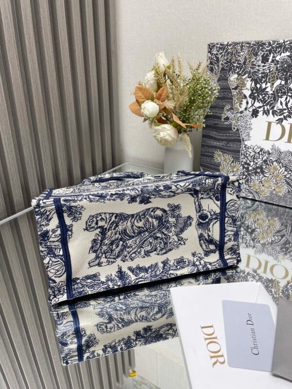 DIOR - Image 7