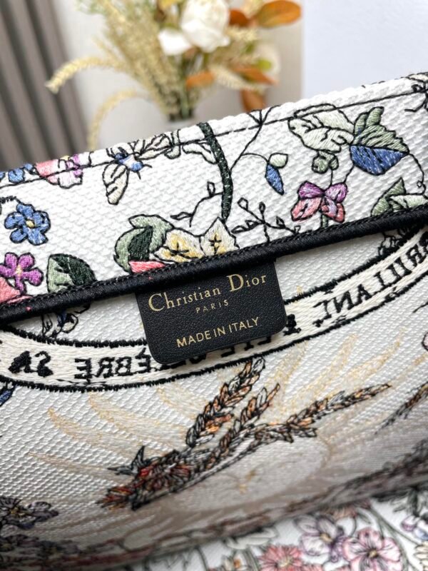 DIOR - Image 7