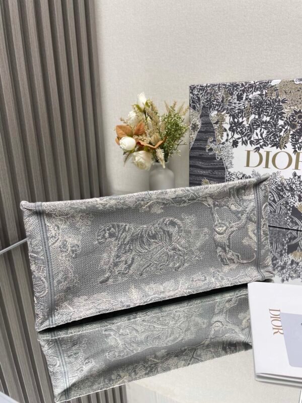 DIOR - Image 7