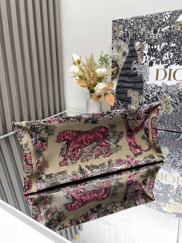 DIOR - Image 7