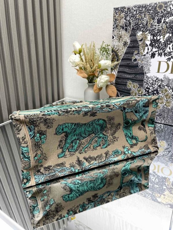 DIOR - Image 7