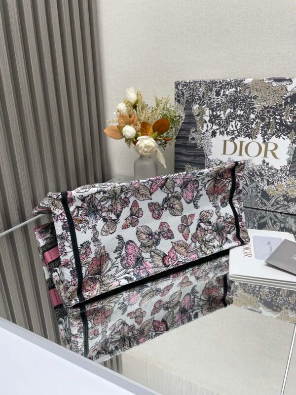 DIOR - Image 7