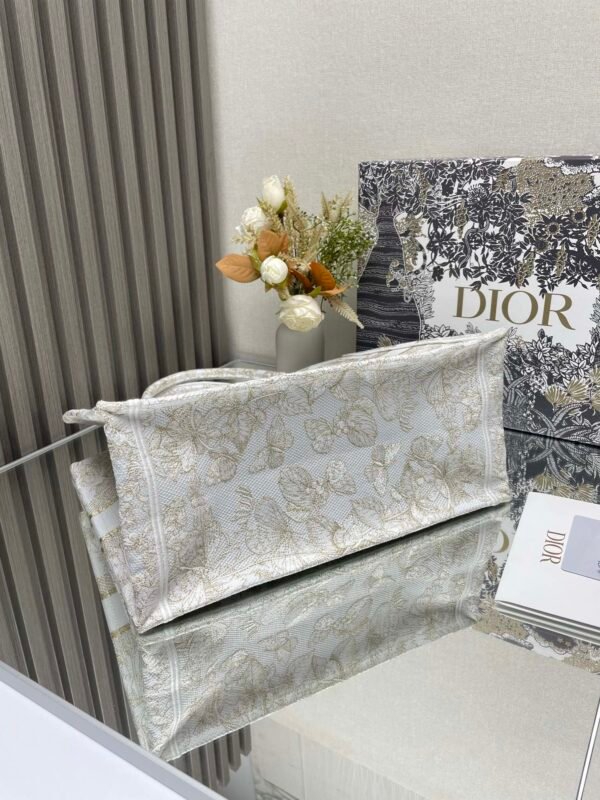 DIOR - Image 7