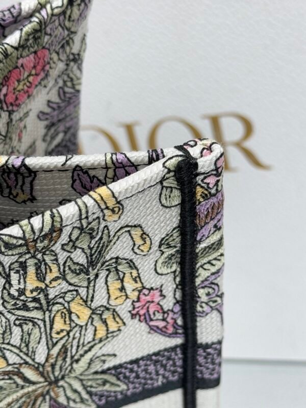 DIOR - Image 7
