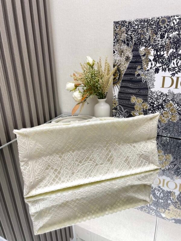 DIOR - Image 7