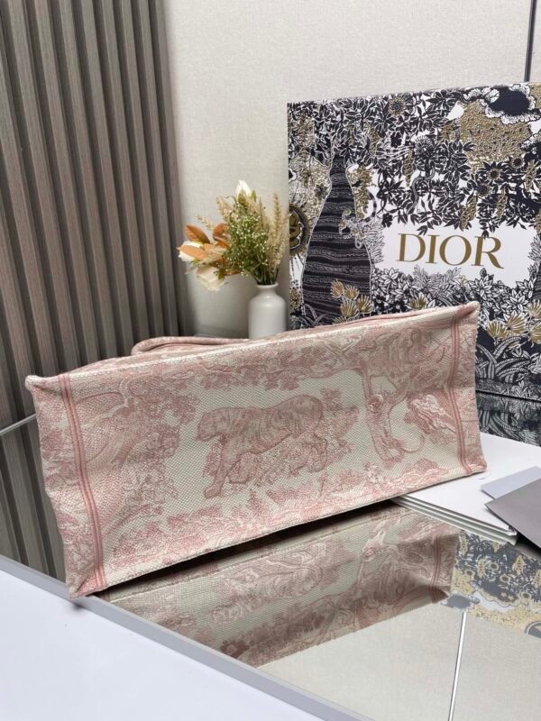 DIOR - Image 7