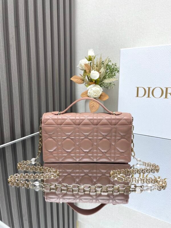 DIOR - Image 7