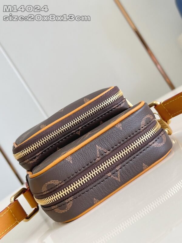 LV  M14024 - Image 7