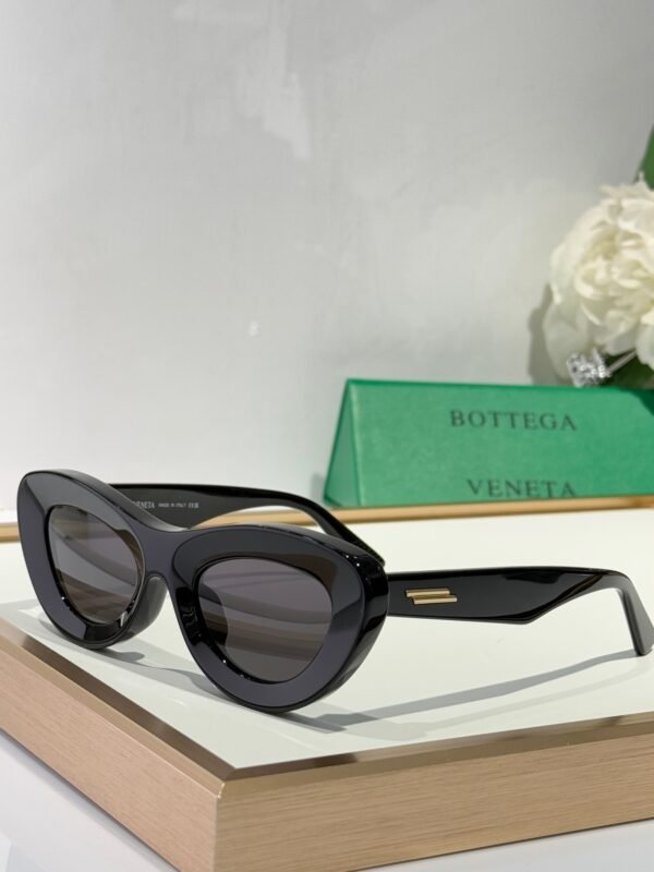 BOTTEGA  VENETA
