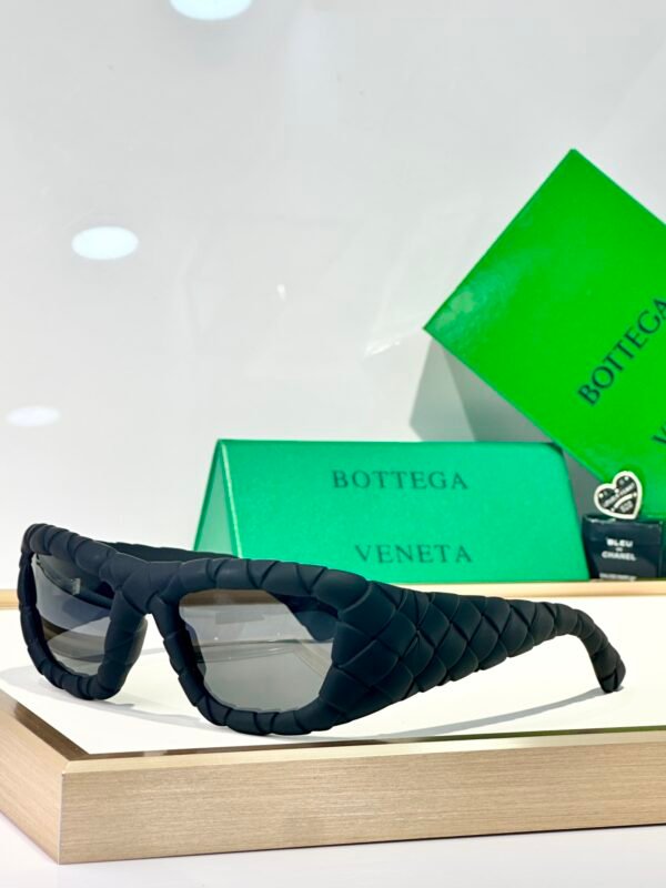 BOTTEGA  VENETA
