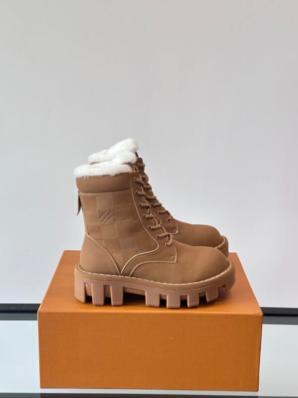 LV MAN
