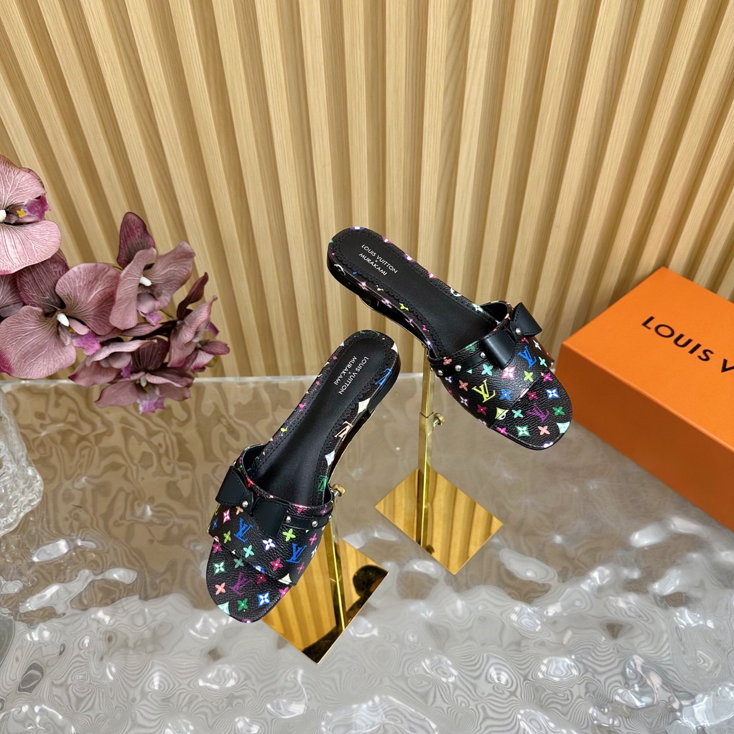 LV women - Image 3
