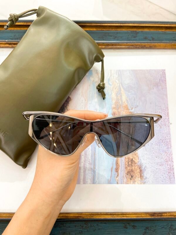 Loewe - Image 2