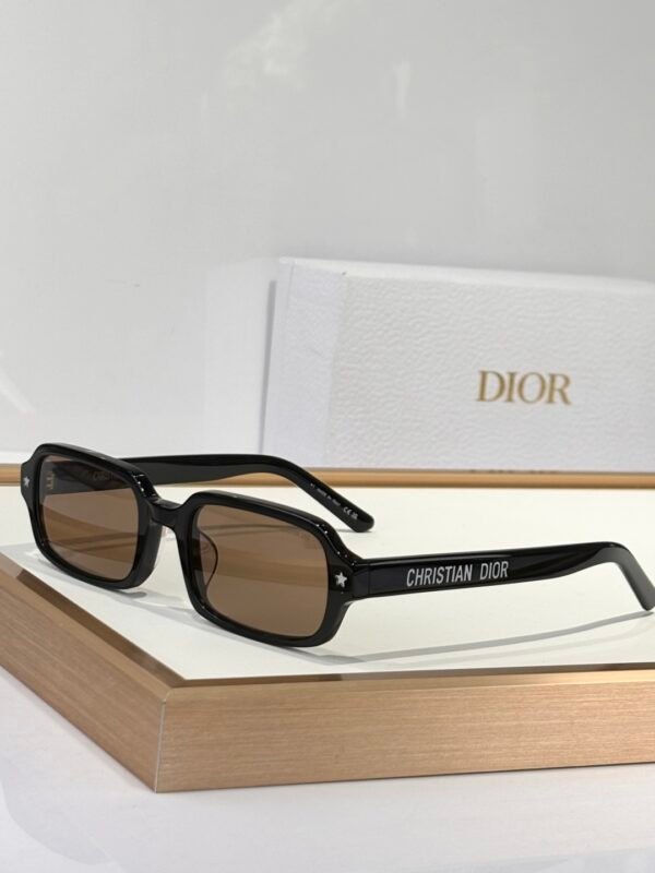 Dior - Image 2