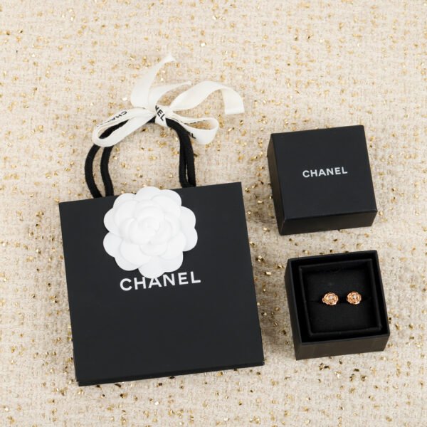 Chanel - Image 2