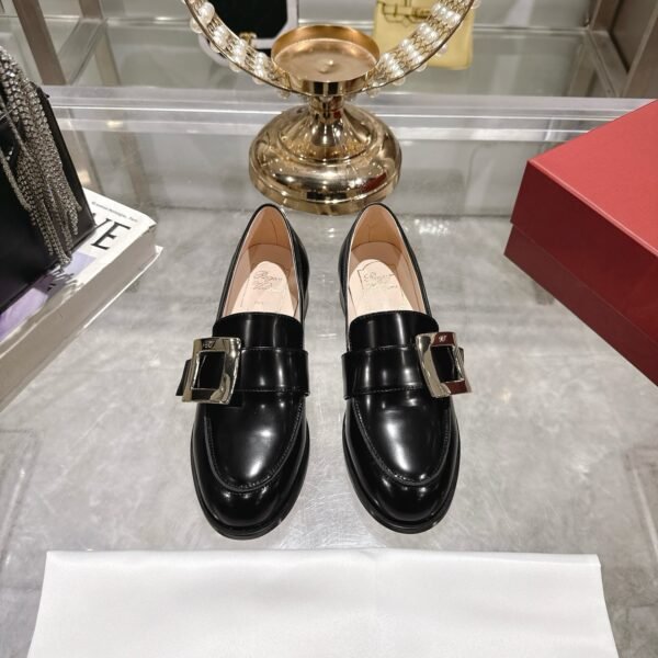 Roger Vivier - Image 2