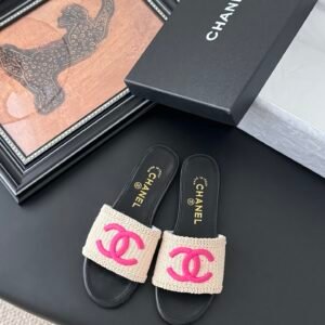 CHANEL Woman