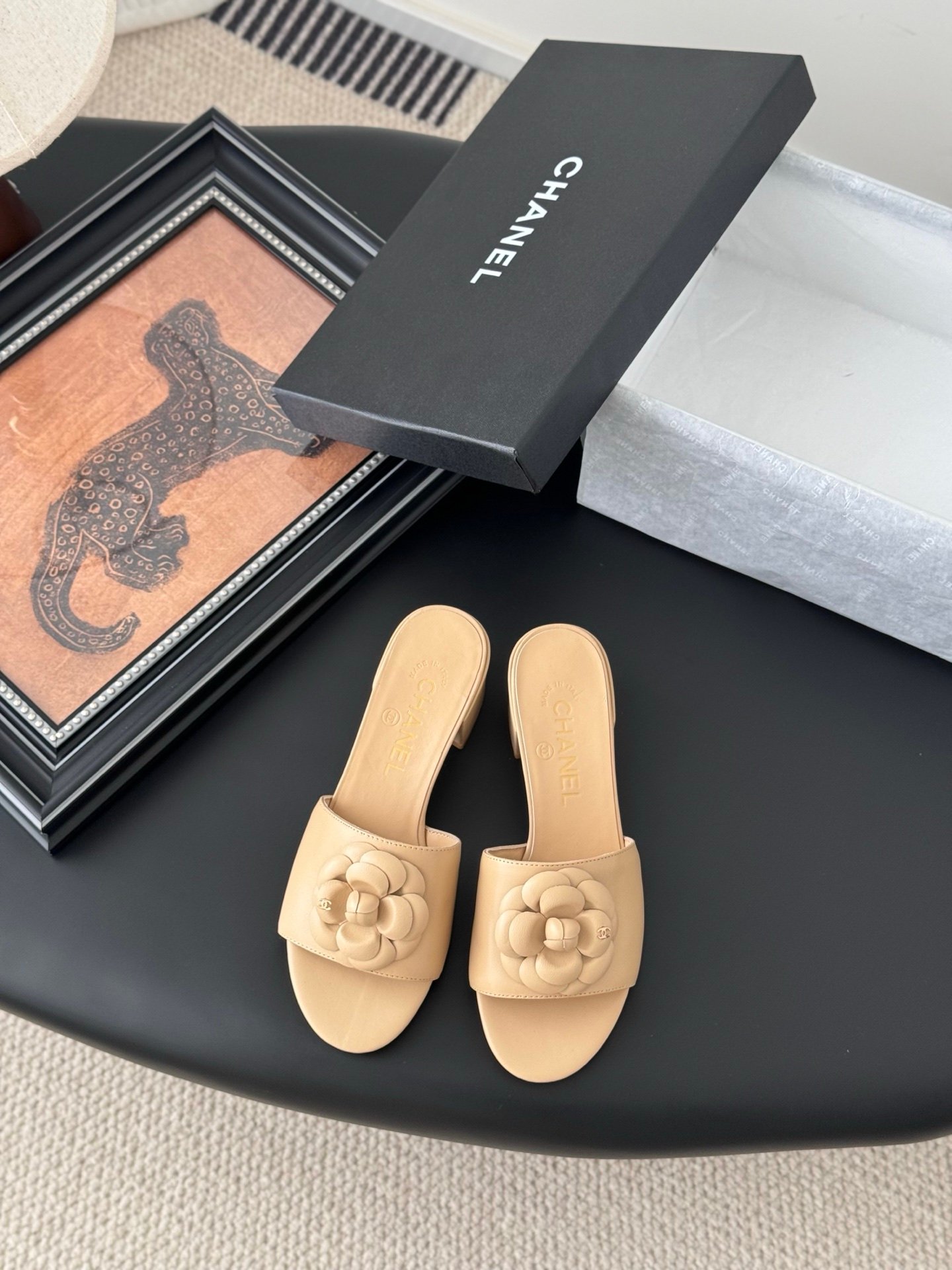 CHANEL Woman