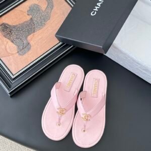 CHANEL Woman