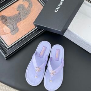 CHANEL Woman