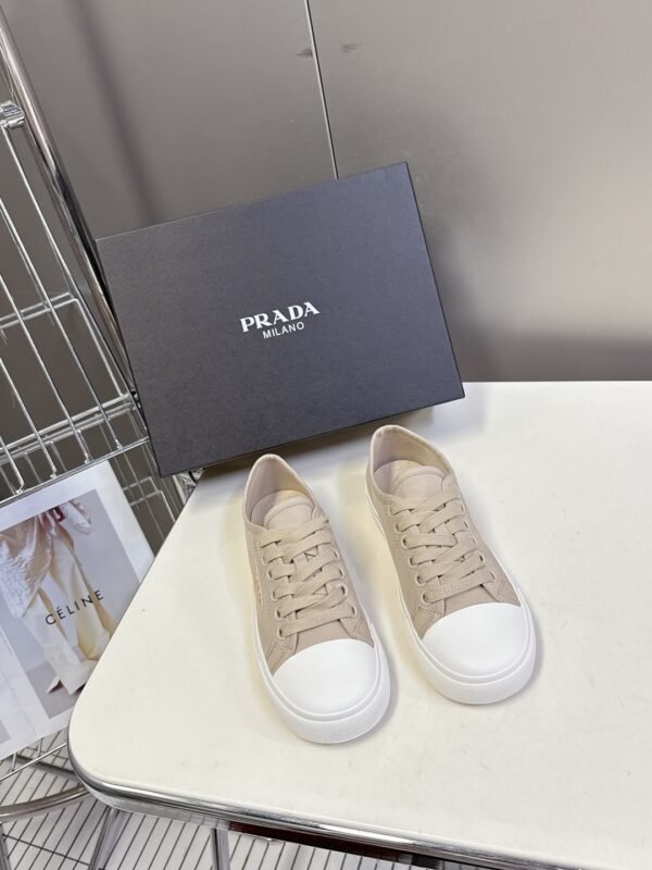 PRADA WOMEN