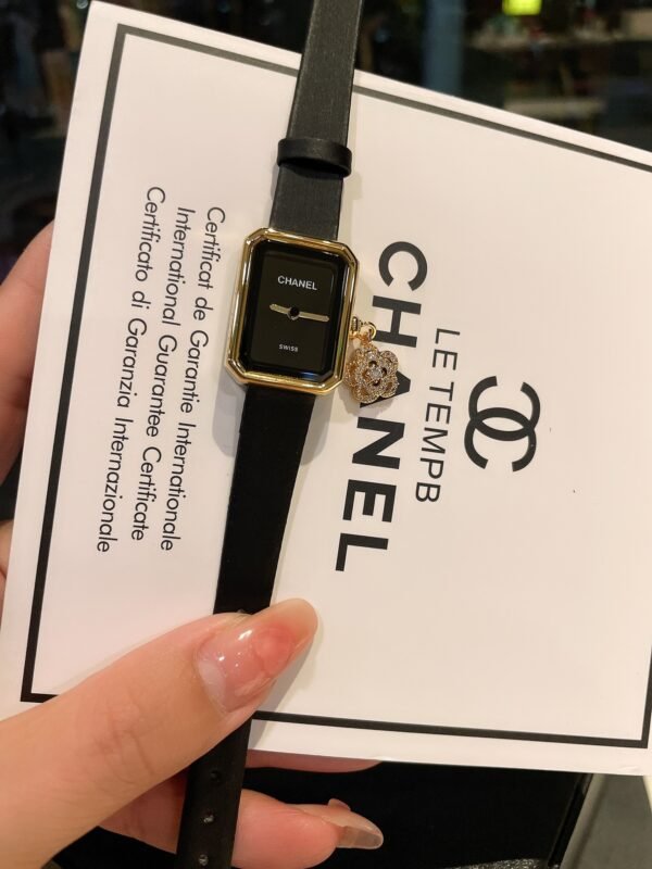 CHANEL - Image 2