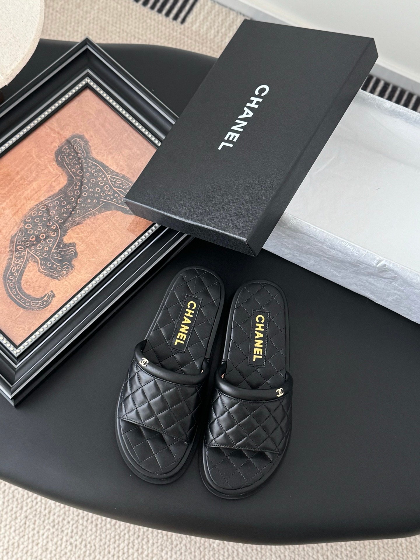 CHANEL Woman