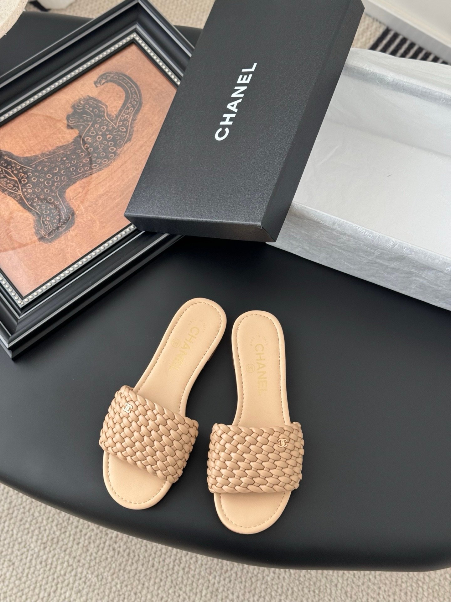 CHANEL Woman