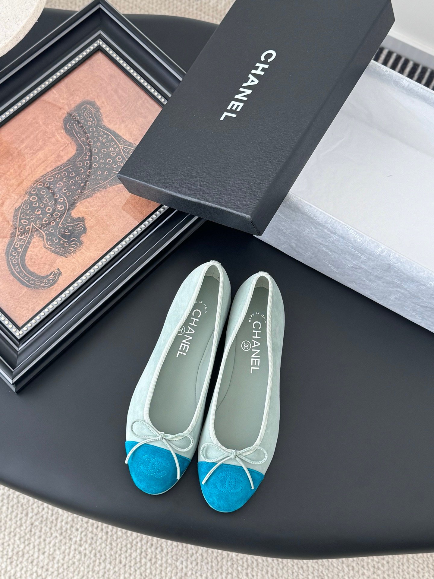 CHANEL Woman