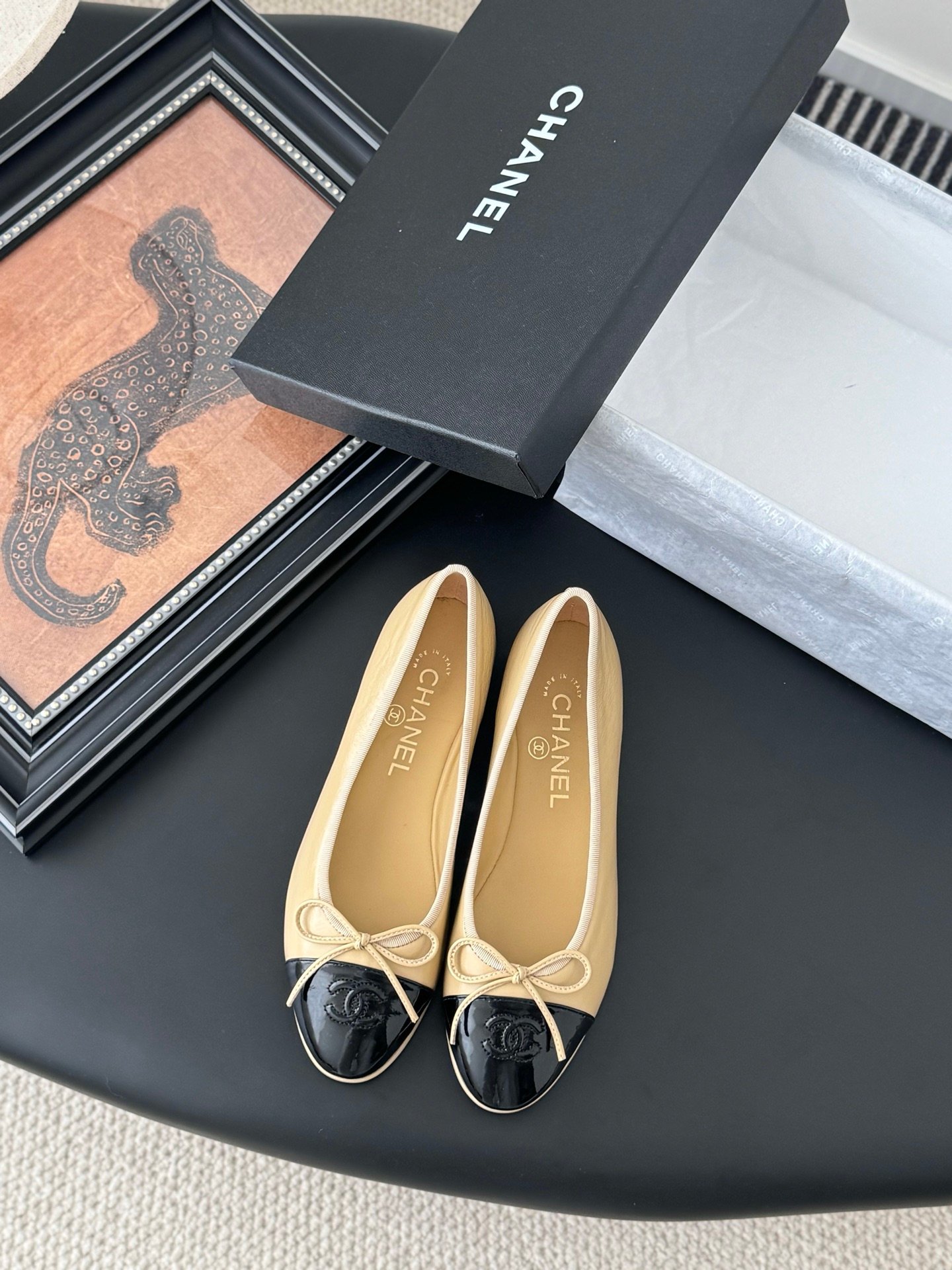 CHANEL Woman