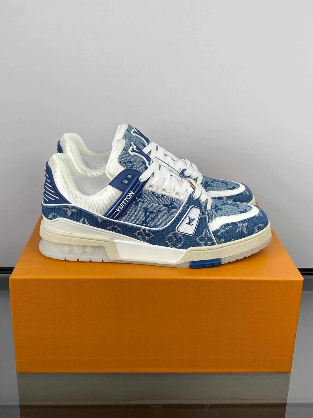 LV MAN