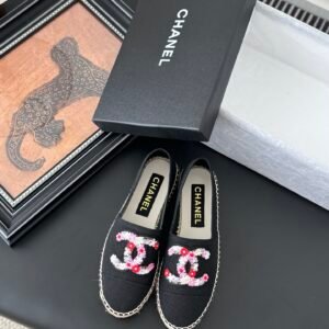 CHANEL Woman