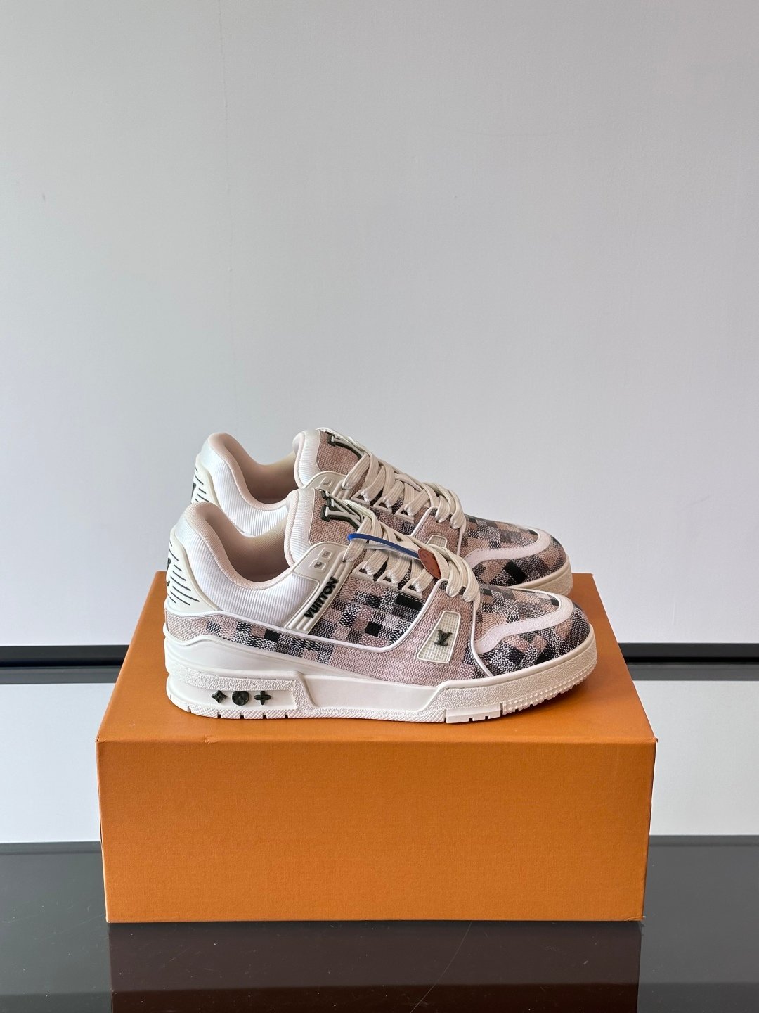 LV MAN
