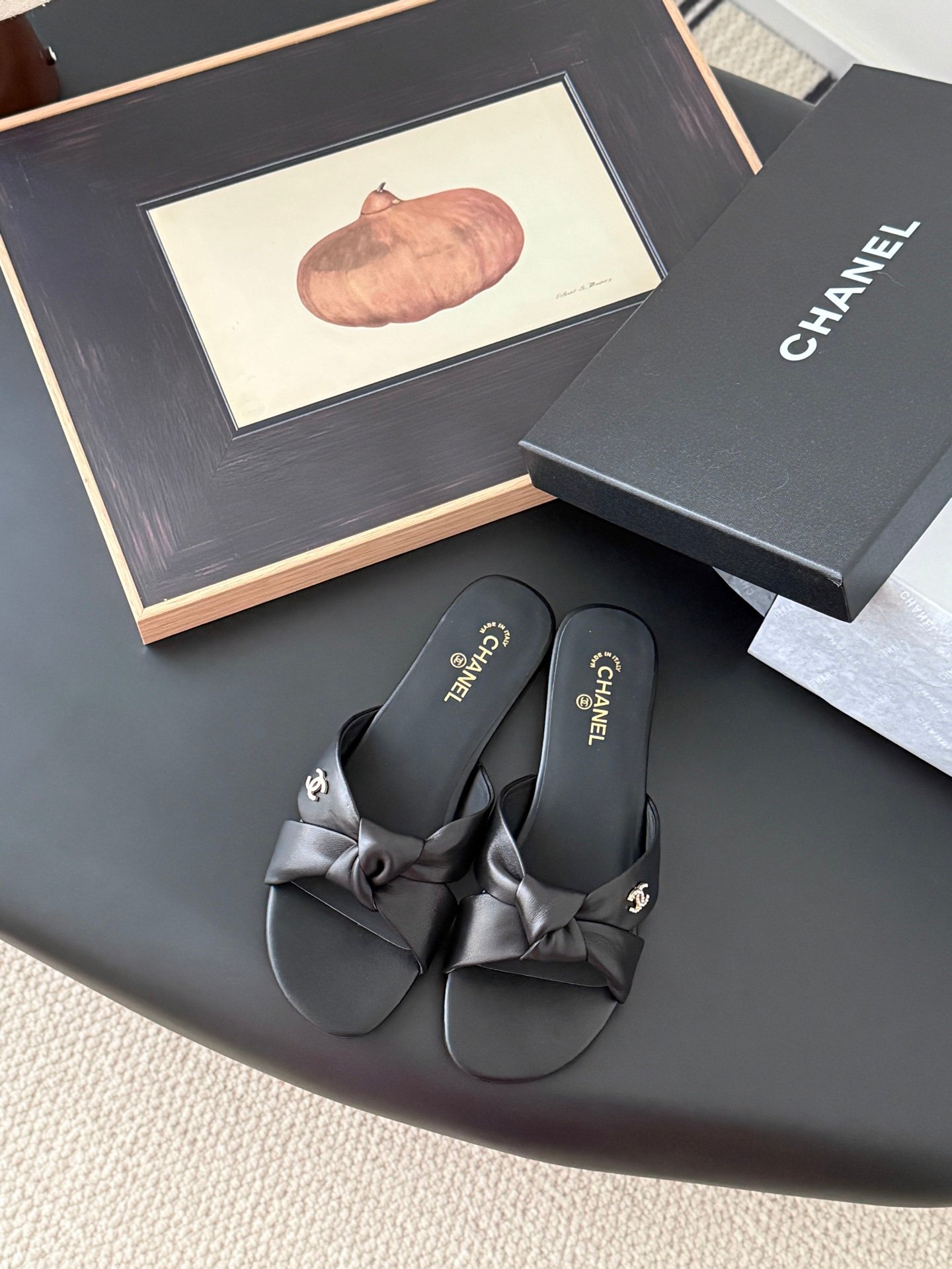 CHANEL Woman