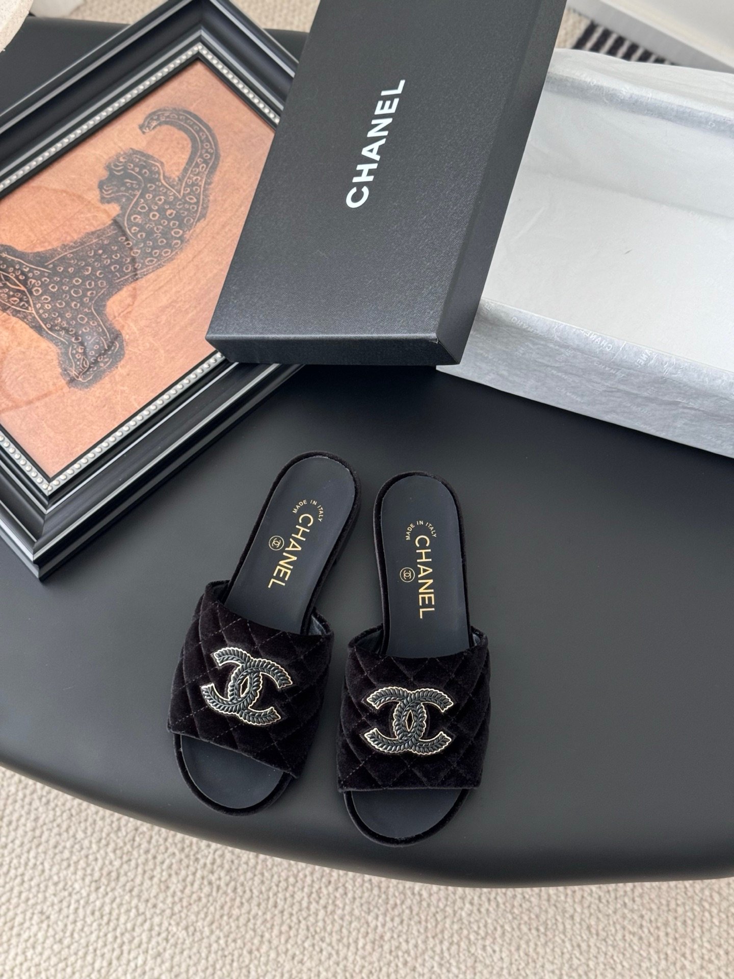 CHANEL Woman